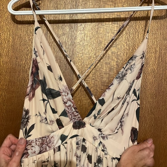 Beautiful Floral Maxi Dress - Picture 4 of 4